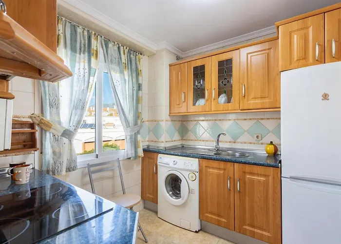 Hotel Piso En Pleno Centro De Junto Estacion De Renfe Fuengirola