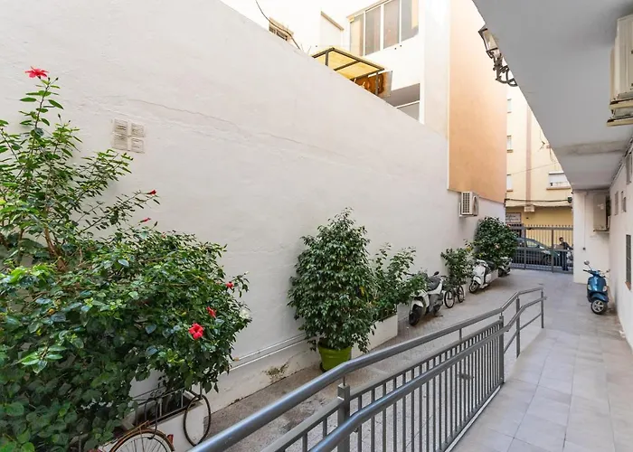 Piso En Pleno Centro De Junto Estación De Renfe Fuengirola