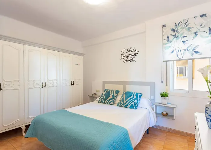 Piso En Pleno Centro De Junto Estación De Renfe * Fuengirola