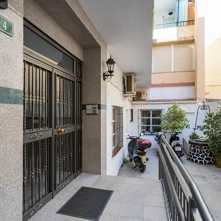 Piso En Pleno Centro De Junto Estacion De Renfe Fuengirola